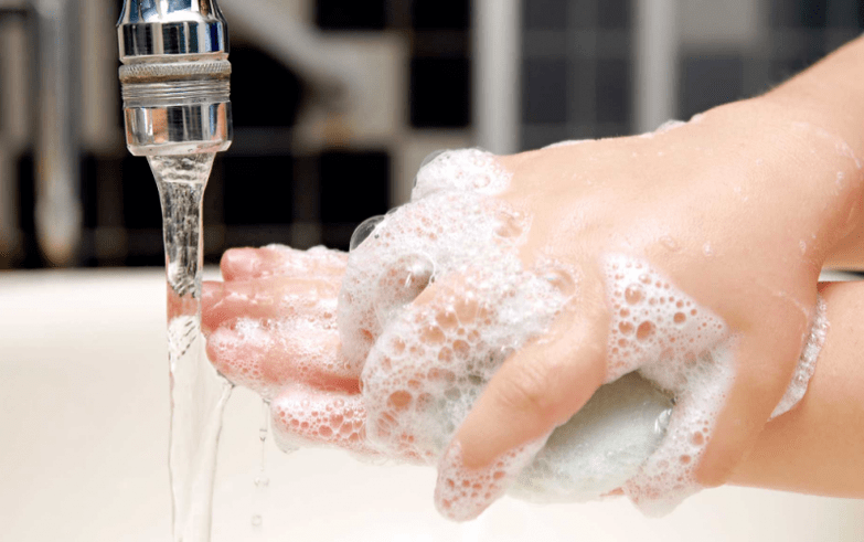 мыццё рук для прафілактыкі з'яўлення глістоў